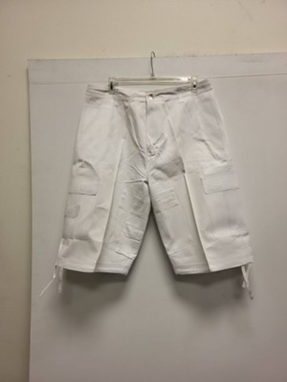 XERS Mens Cargo Shorts White Size 42 Casual Outdoor Summer Fashion Pants